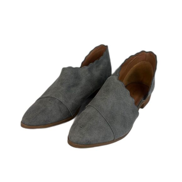 QUPID Gray Scalloped Edge Cut Out Side Slip On Flat Ankle Shoes Size 7.5 - Picture 1 of 9